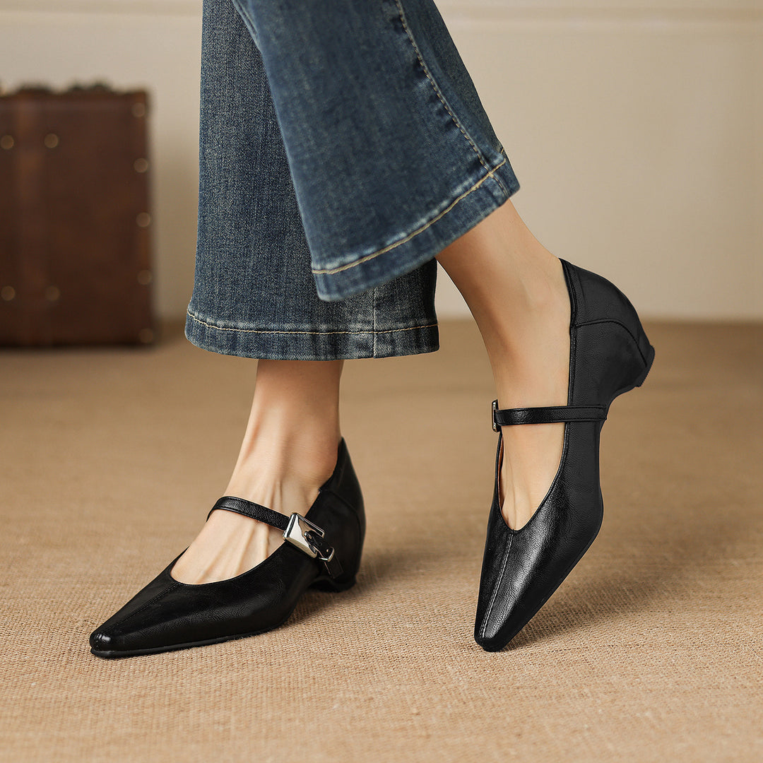Nelia Pointed Toe Leather Flat Pumps